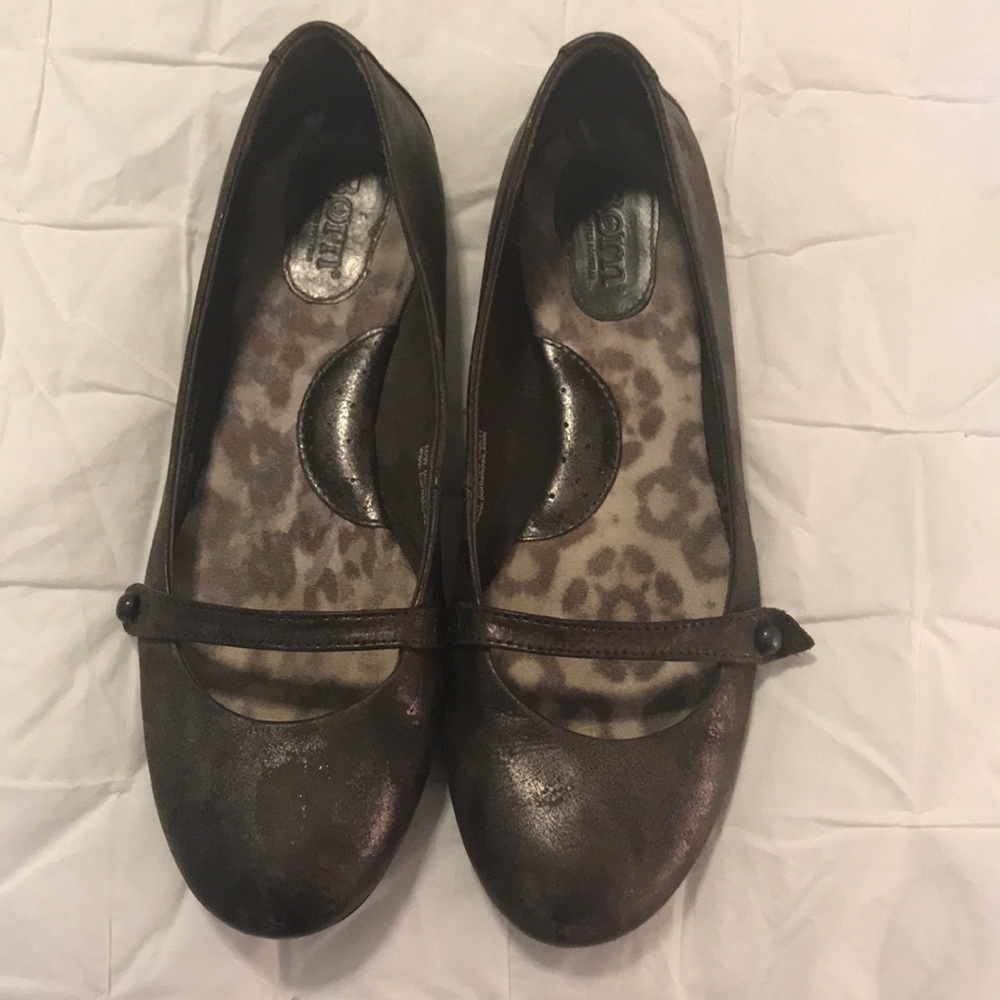 Born Pewter Flats Size 8